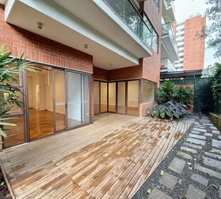 Apartamento con Jardín en renta con o sin muebles ,zona 10