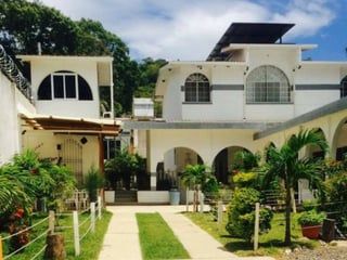 VENTA DE PROPIEDAD IDEAL PARA CLINICAS Ó COMERCIO - JUTIAPA - 2