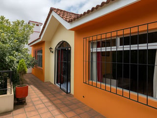 HERMOSA CASA DE LUJO EN VENTA EN SAN BARTOLOMÉ MILPAS ALTAS - Image 17