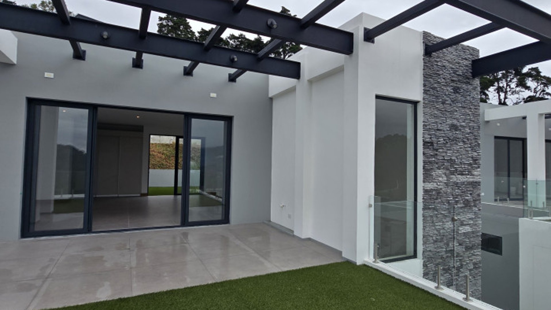 En venta lujosa casa Zona 16 el Pulte Ecuestre