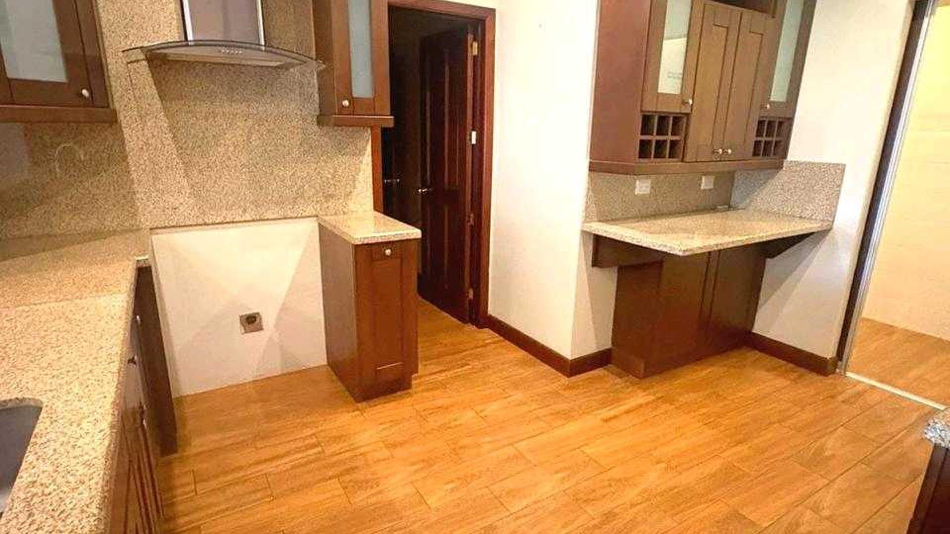 APARTAMENTO EN ALQUILER???? Edificio Milenia, zona 10 - Miniatura 3