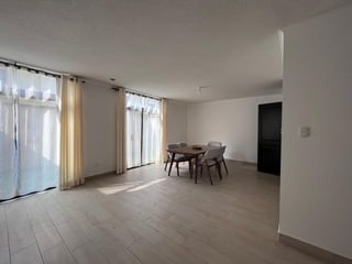 Alquiler o venta de casa en Quinta Los Encinos sector 4 - 2