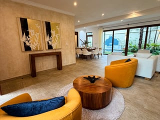 En venta casa con Piscina Club Residencial Antigua Gt - 2