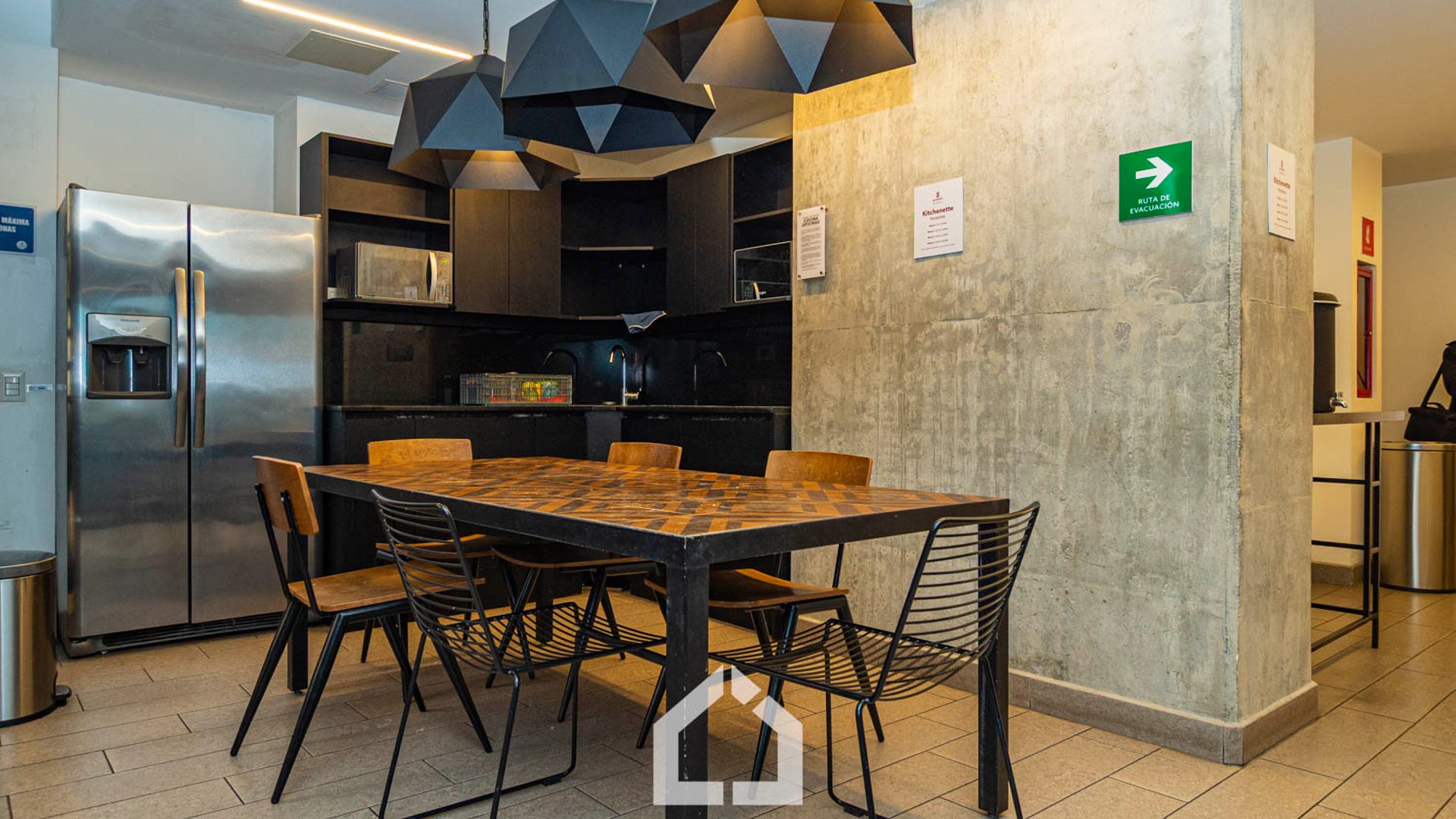 En renta y venta oficina para estrenar en Granat zona 4 - Miniatura 8