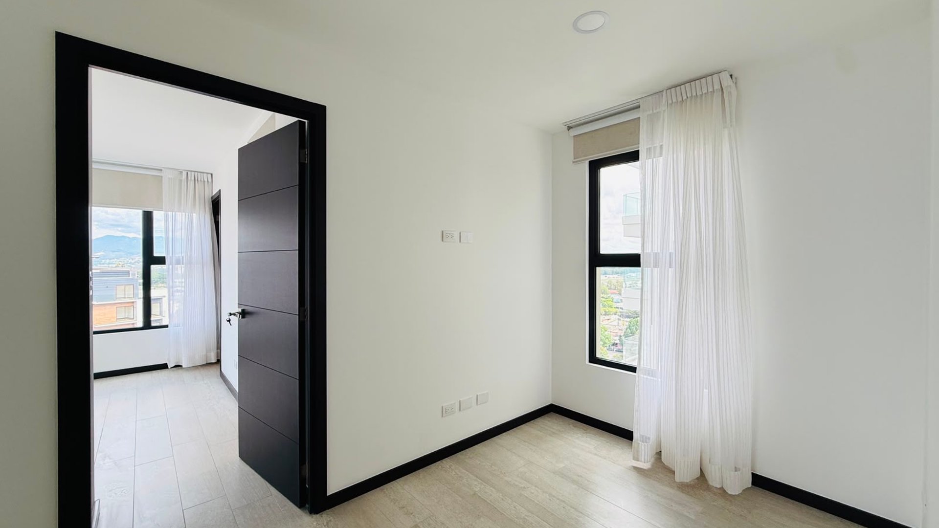 ALQUILER DE HERMOSO APARTAMENTO PARA ESTRENAR - VERDÚ, ZONA 13 - Miniatura 11