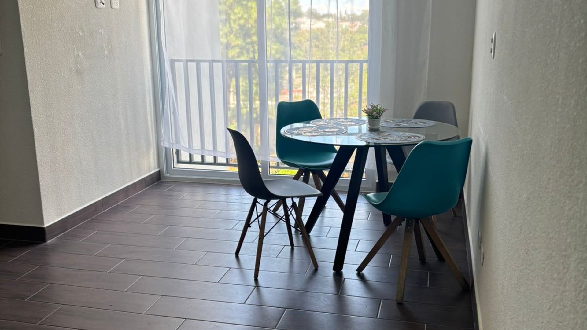 APARTAMENTO EN AMI ZONA 10 DE MIXCO - Miniatura 2