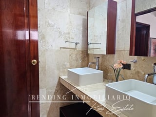 Apartamento en renta amueblado Edificio Morada del Acueducto Zona 10 3 dormitorios - Image 13