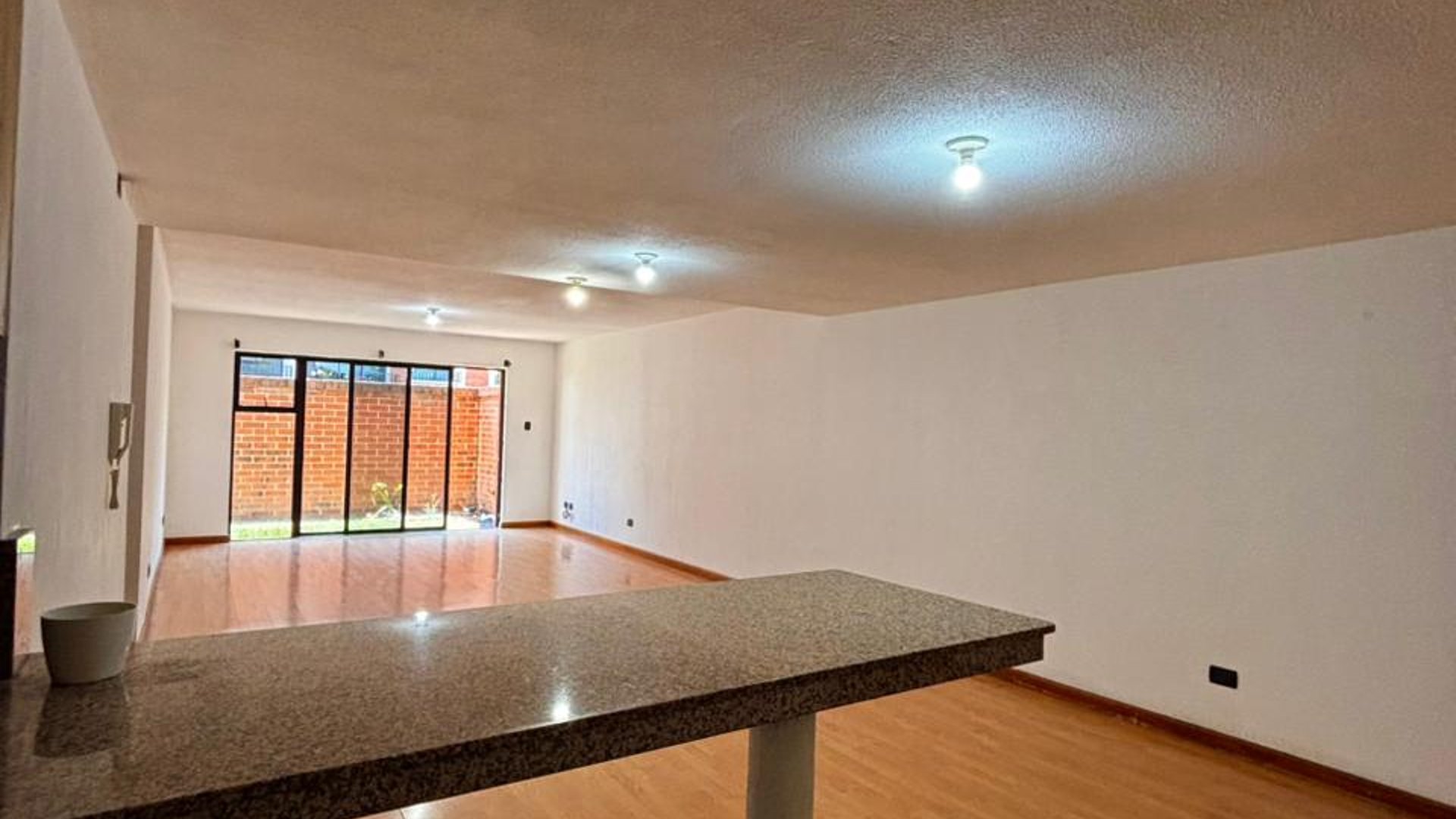 Apartamento en Renta zona 11 /  Balcones de las Charcas - Miniatura 2