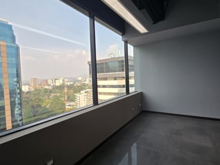 Venta o Alquiler de Oficina en Europlaza zona 14 - Image 17