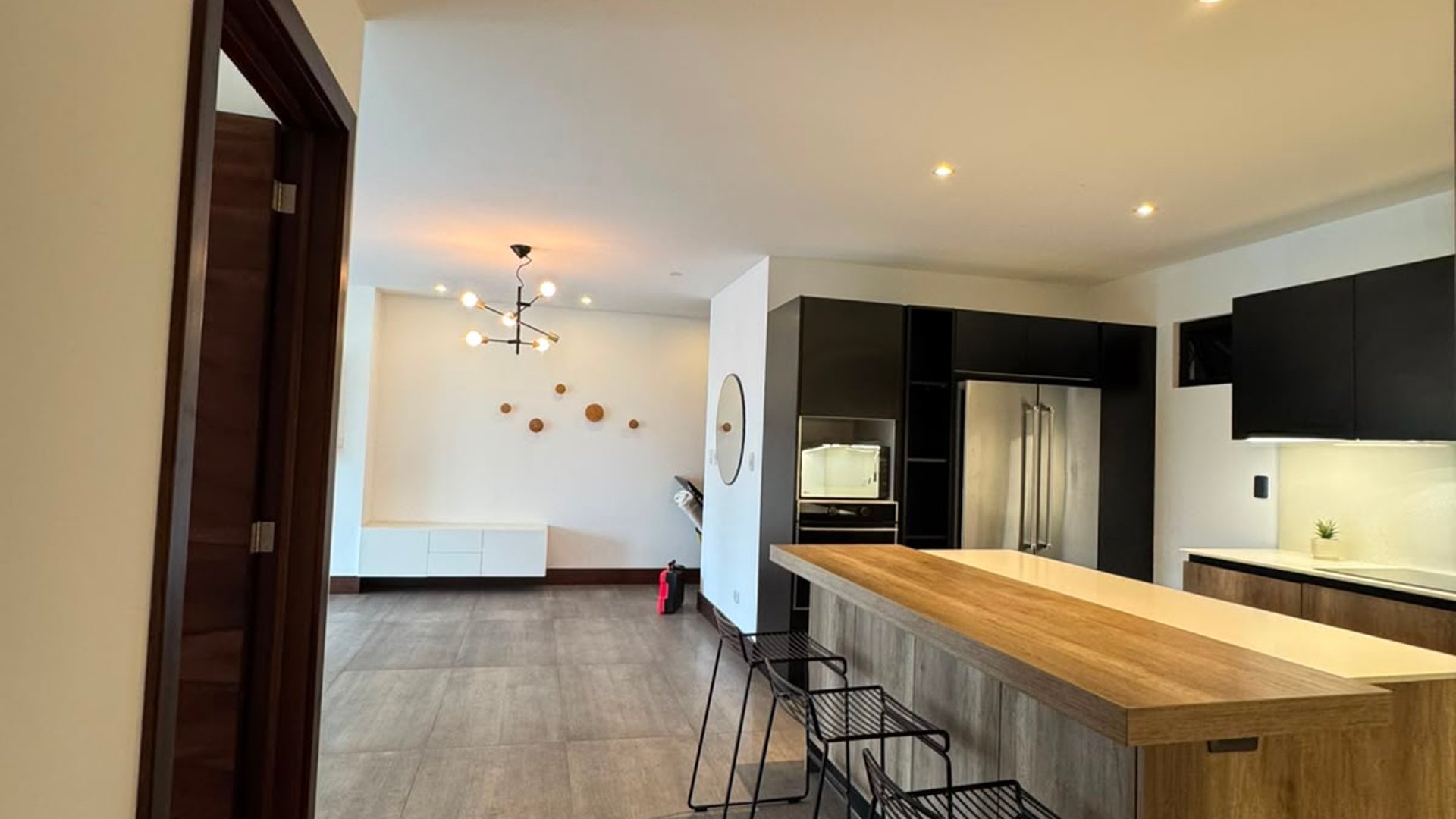 ???? APARTAMENTO EN RENTA – 2 HAB + BALCÓN | ZEN CAYALÁ | ZONA 16 - Miniatura 4