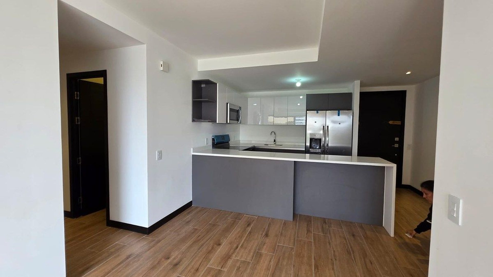 Apartamento en ALQUILER en zona 15 - Miniatura 3