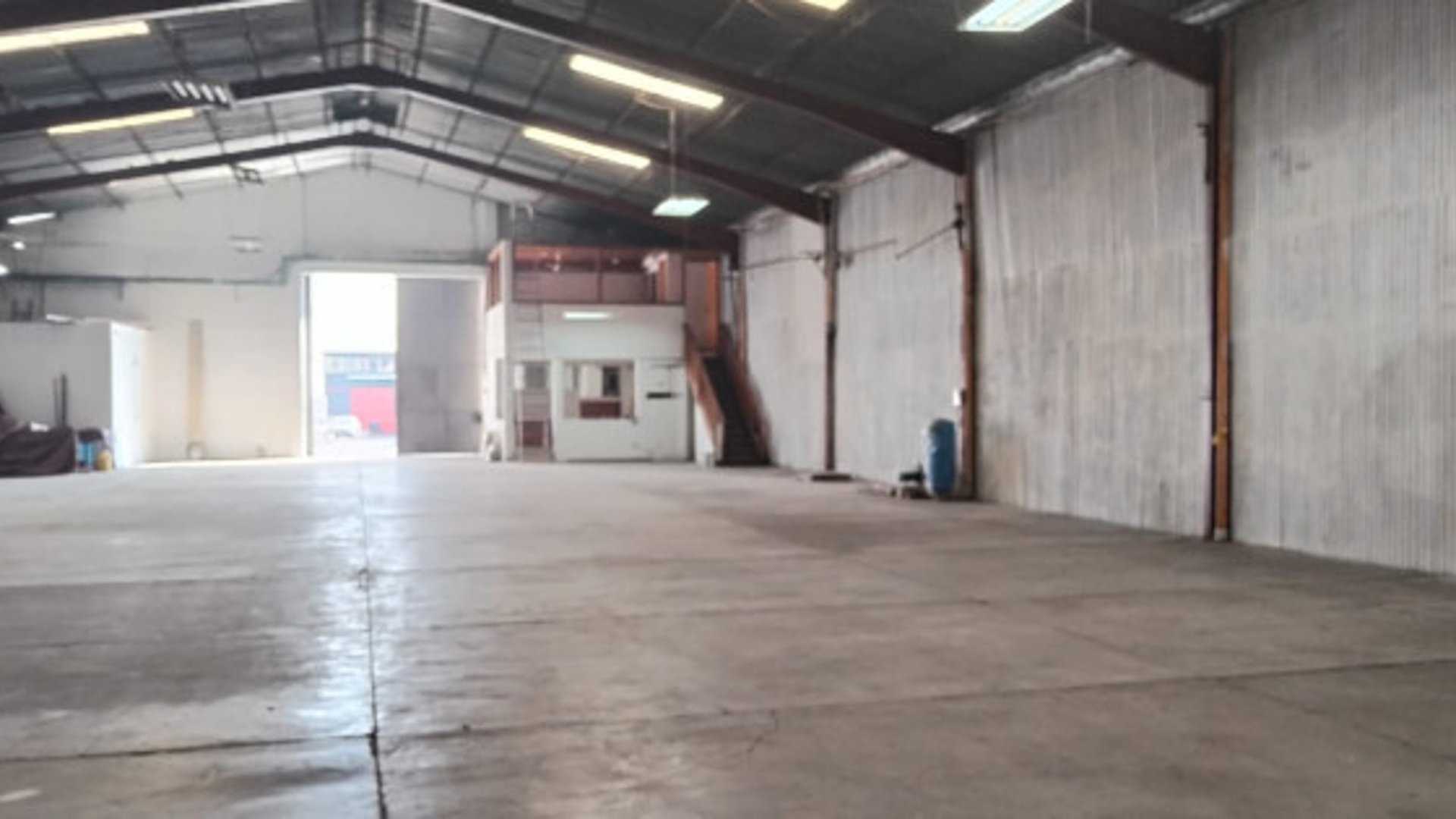 Bodega en alquiler carretera a el salvador km.13 - Miniatura 3