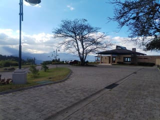VENTA DE AMPLIO TERRENO - EL RECREO, STA. ELENA BARILLAS - Image 4