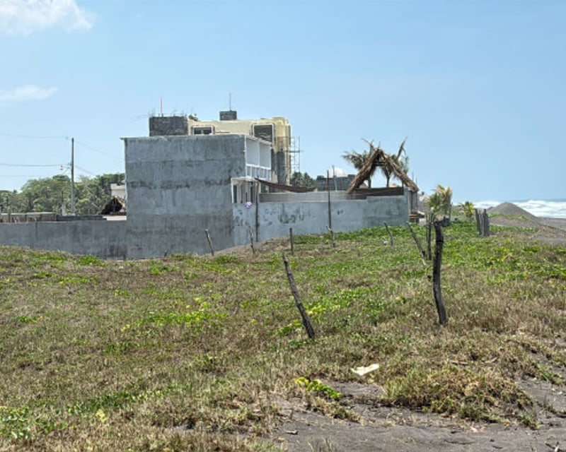Terreno en Venta Frente al Mar en Sipacate, Escuintla