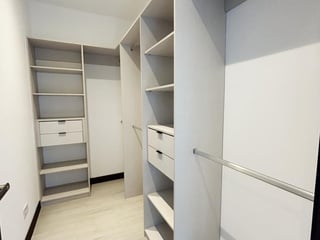 Apartamento en Renta con excelnte vista en zona 15 VH III - 4