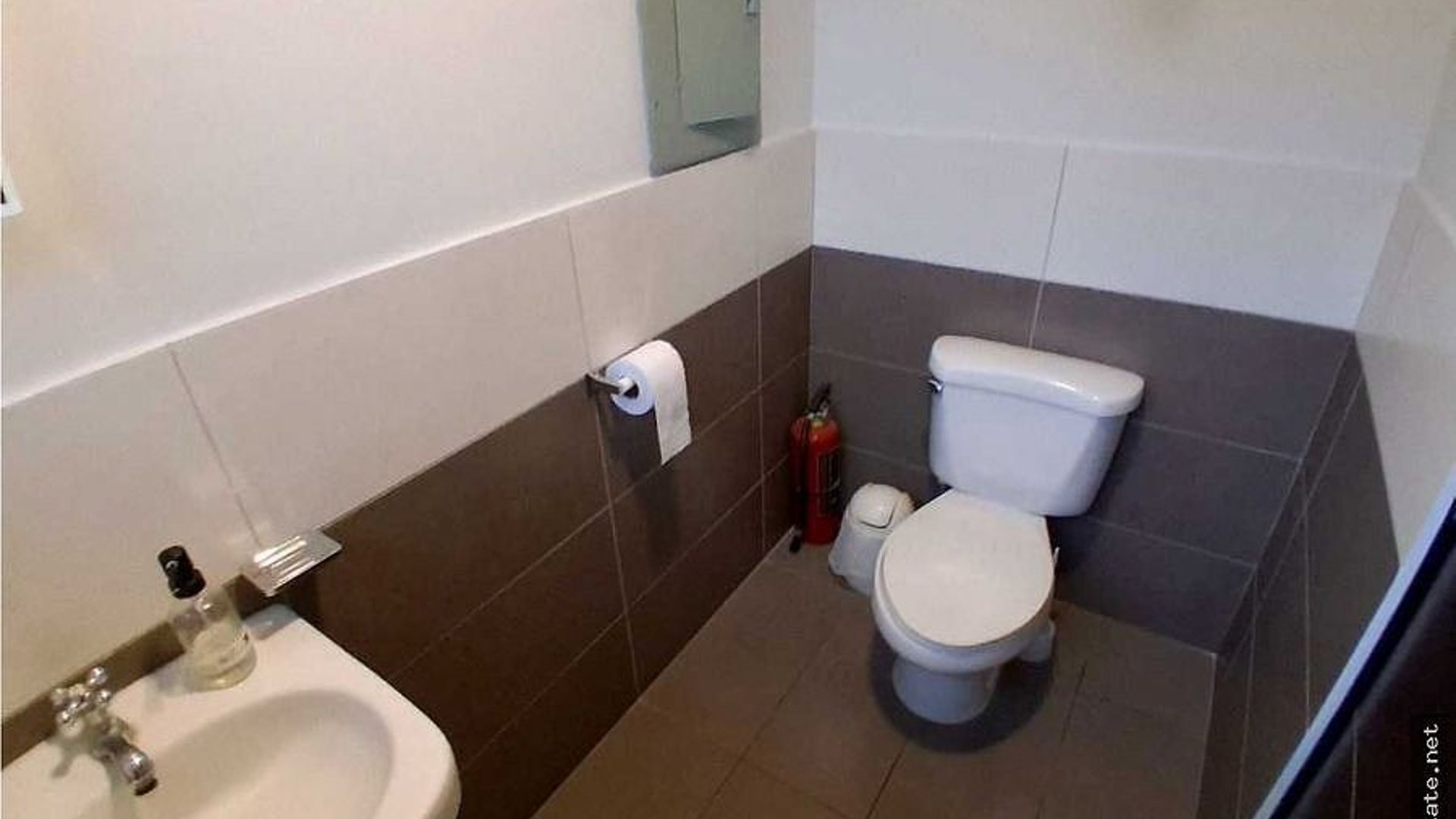 Oficina en Venta – Design Center, Zona 10 | 114 m² + 2 Parqueos - Miniatura 9