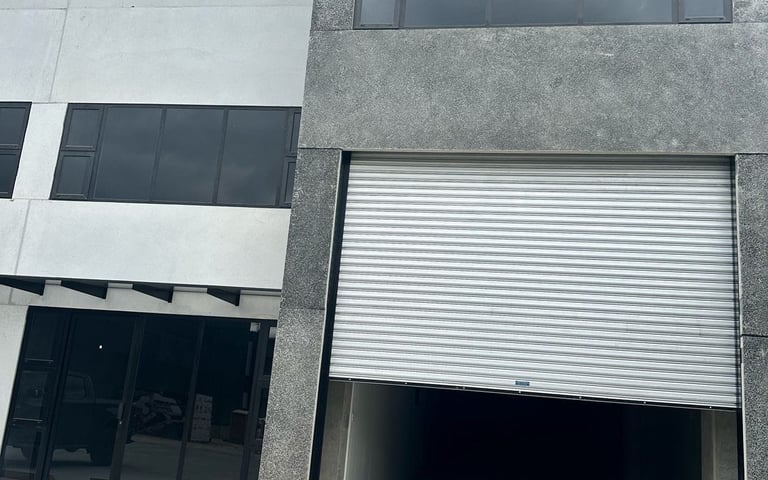 OFIBODEGA EN RENTA – CALZADA LA PAZ, ZONA 17