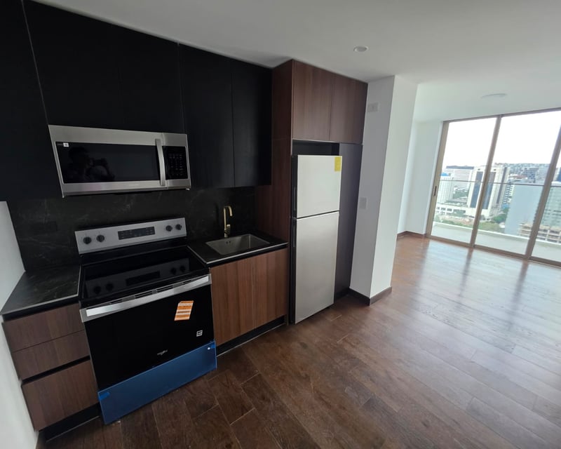Renta de apartamento con balcón - 1 habitacion en zona 10 Ref-5922