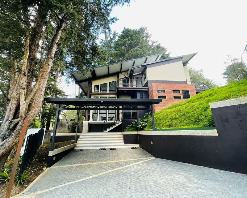 VENTA DE MODERNA CASA - SAN ANTONIO, KM 16 CARR. SALVADOR