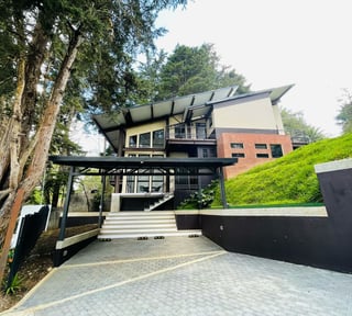 VENTA DE MODERNA CASA - SAN ANTONIO, KM 16 CARR. SALVADOR