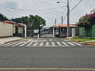 CASA EN VENTA EN ZONA 7, TIKAL 1 - 2