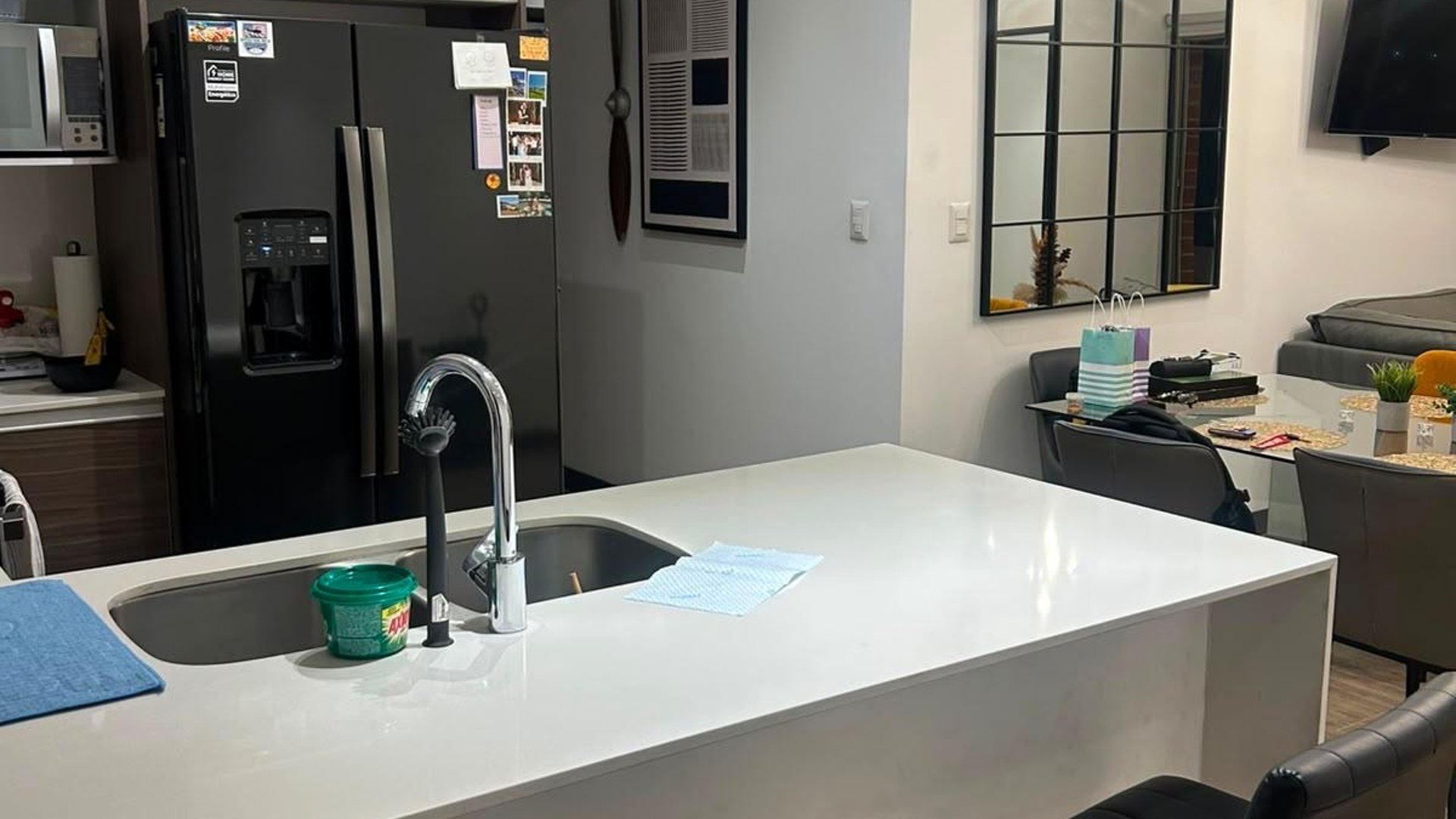 Apartamento en venta de 3 habitaciones en Zona 10 - Miniatura 2
