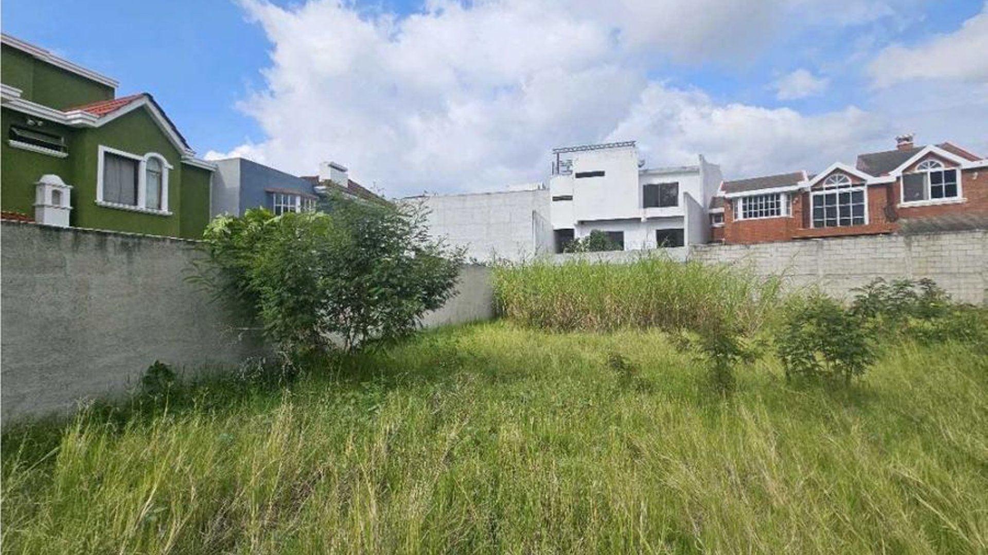 TERRENO EN VENTA – CONDOMINIO LAS FUENTES, ZONA 16