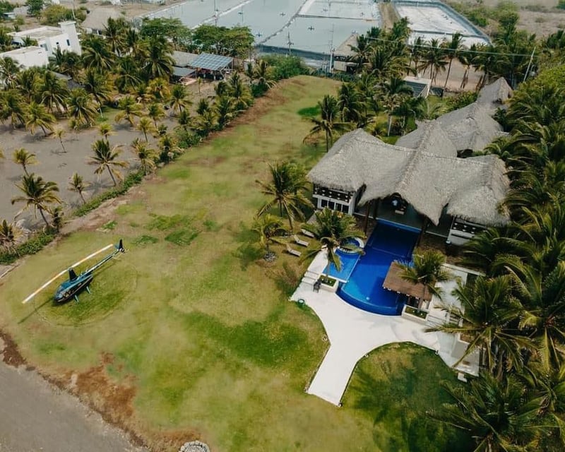 Casa en la playa en venta, Monterrico Santa Rosa.
