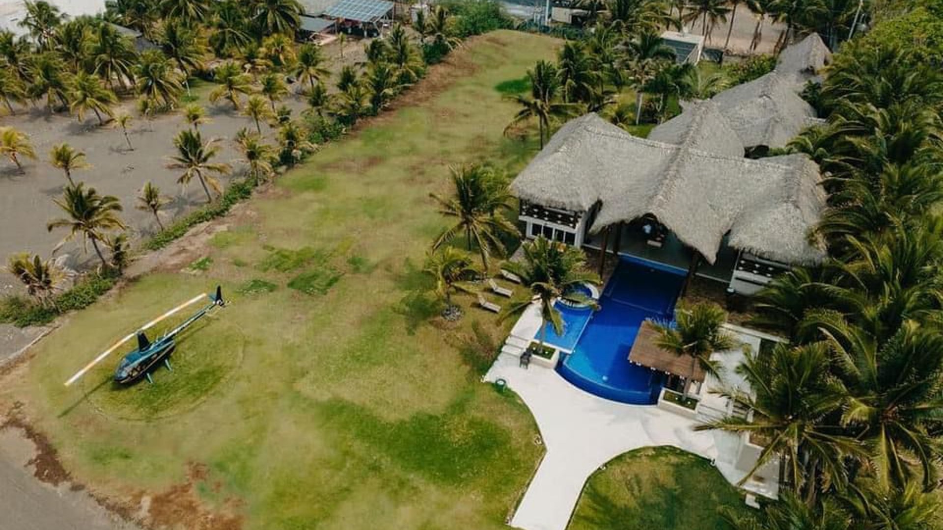 Casa en la playa en venta, Monterrico Santa Rosa. 