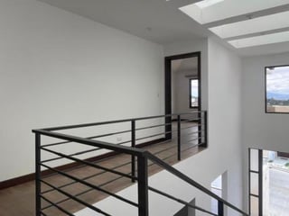 Casa en renta con amplio jardin en zona 16 - 4 habitaciones Ref-5906 - 5
