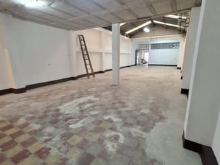 Local/bodega comercial de renta en zona 1 - 3
