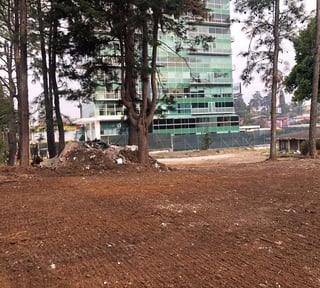 Alquiler de terreno al lado de edificio scena, CES