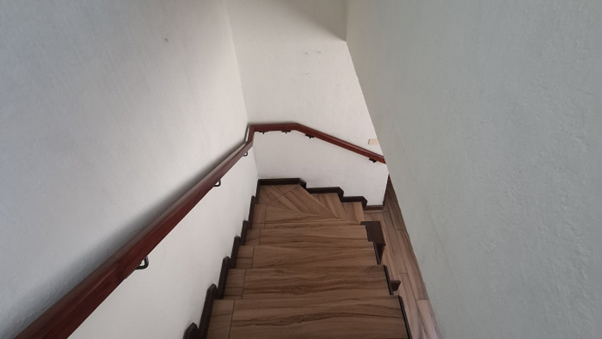 Casa en renta en zona 10 Bulevar Los Próceres - Miniatura 14
