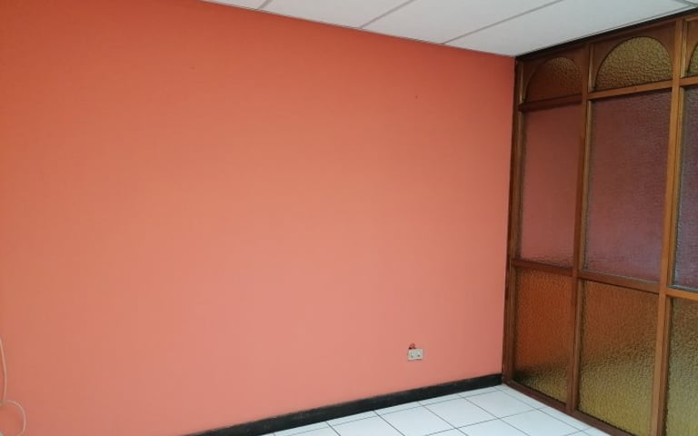 Oficina en VENTA en zona 4 Torre Profesional