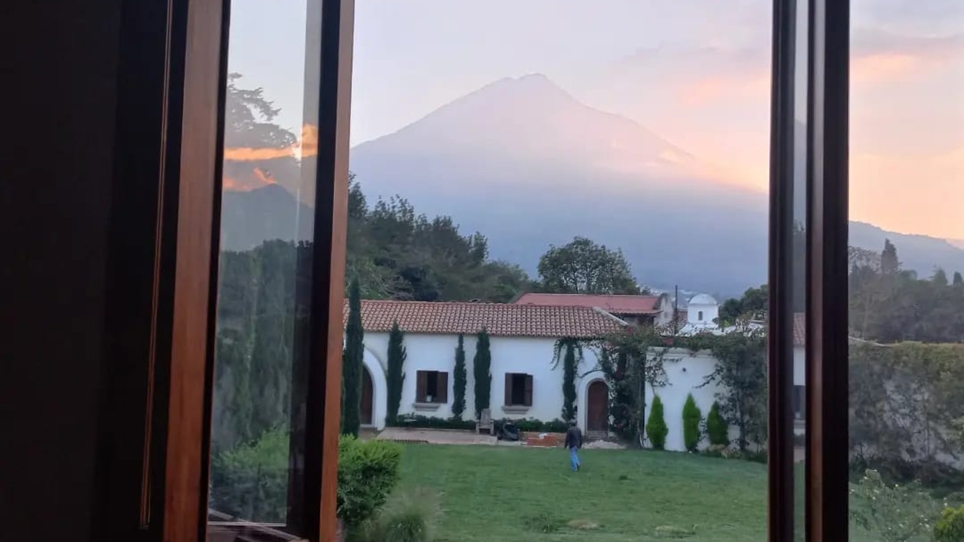 ESPECTACULAR CASA EN VENTA EN EL PANORAMA, ANTIGUA GUATEMALA  - Miniatura 10