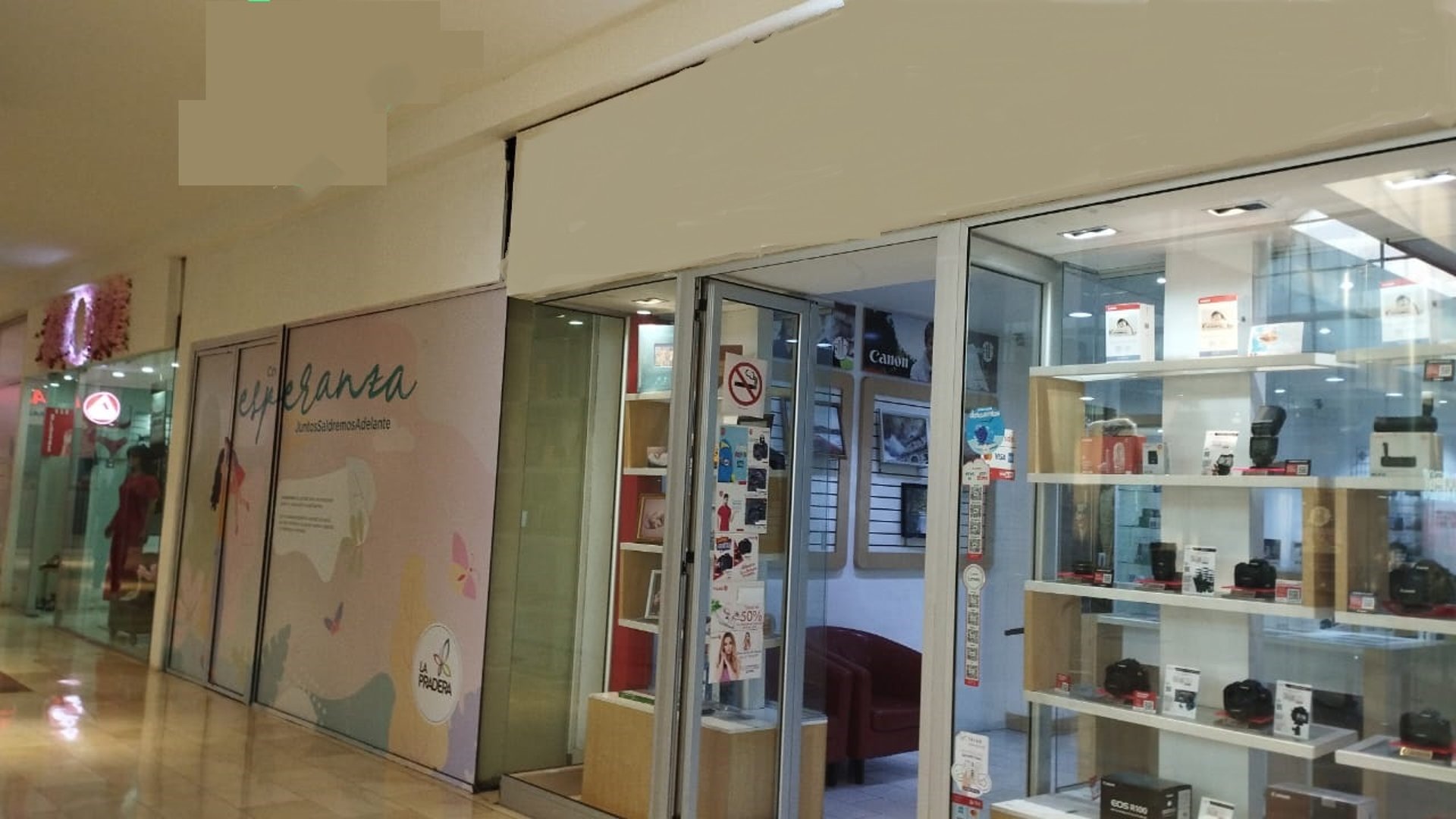 Venta  Zona 10 Local Centro Comercial La Pradera