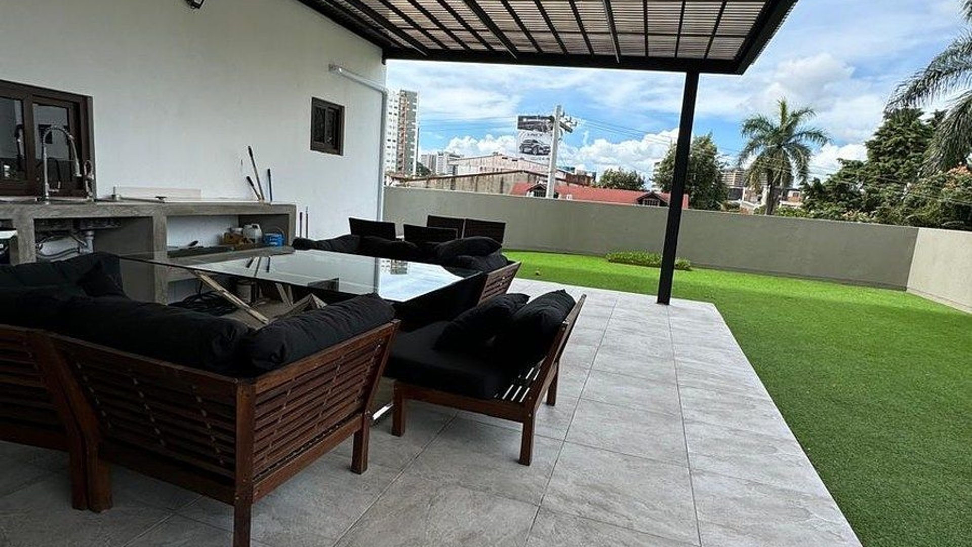 Apartamento con Amplio Jardín en Venta o Renta – , Zona 10 - Miniatura 2