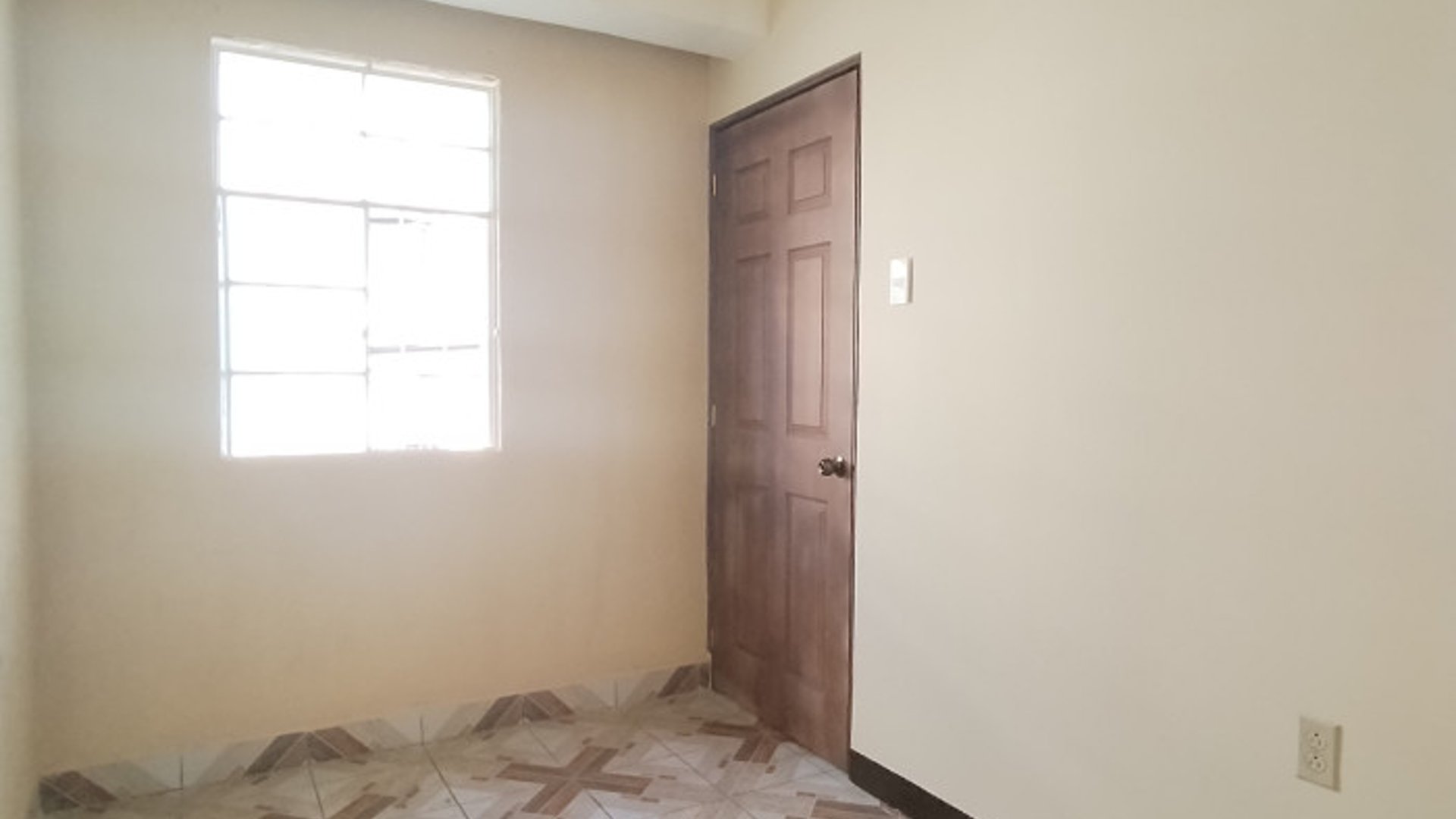 Casa para oficinas en zona 1 - Miniatura 4