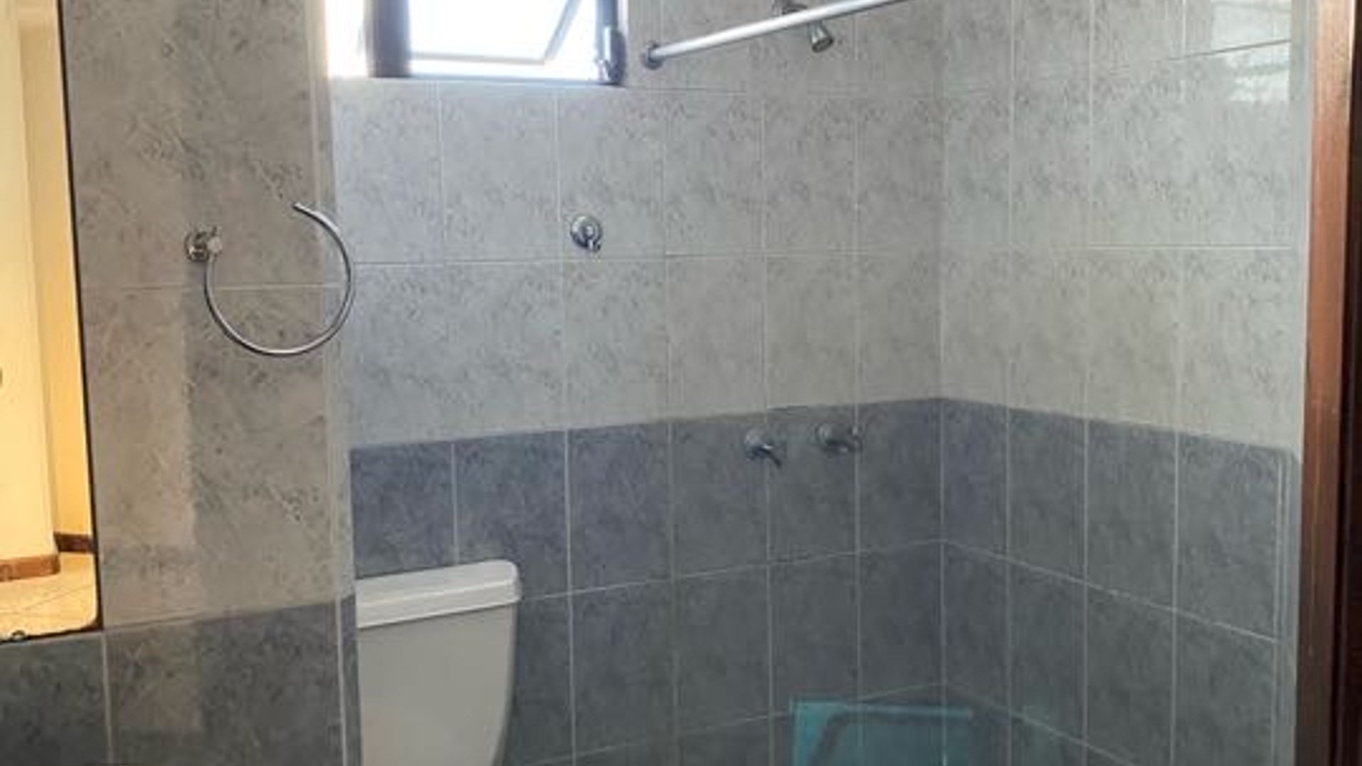 Apartamento amplio en Renta Zona 15, cerca de Metro15 - Miniatura 8