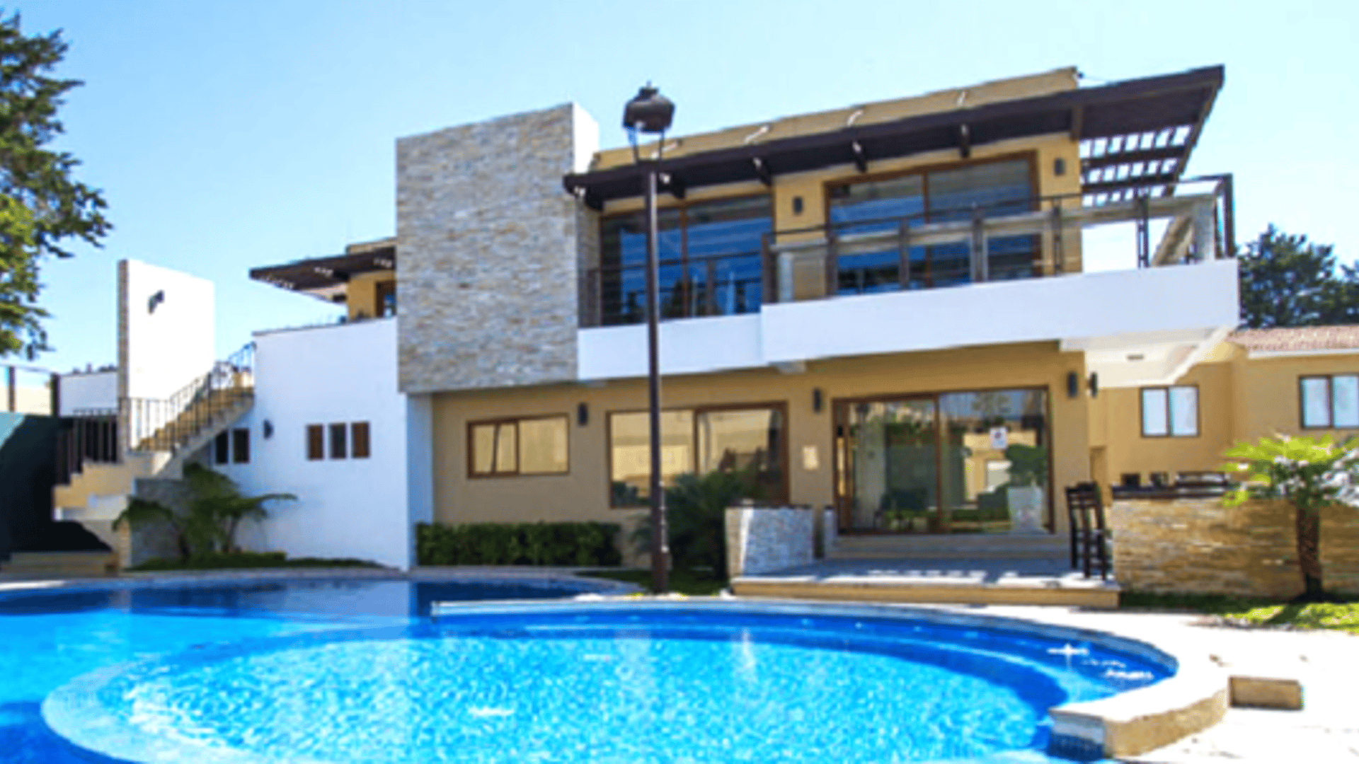 CASA EN VENTA EN CUMBRES DE LA ARBOLEDA - FRAIJANRS