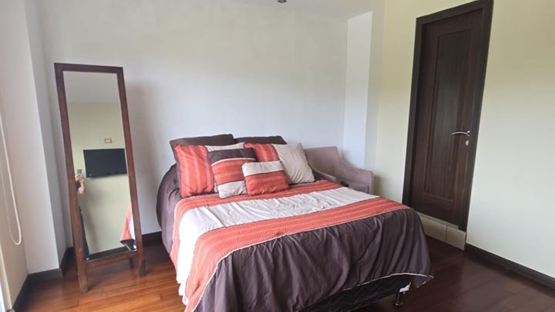 Apartamento Amueblado en Renta en Zona 16 Edificio La Vista, - Miniatura 6