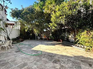 Casa en venta con jardín de 3 habitaciones en zona 14 Ref-5565 - Image 12
