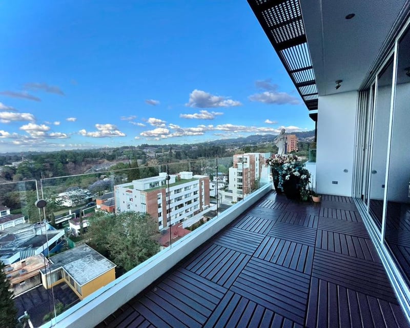 Pent House de 2 niveles en Venta Zona 15