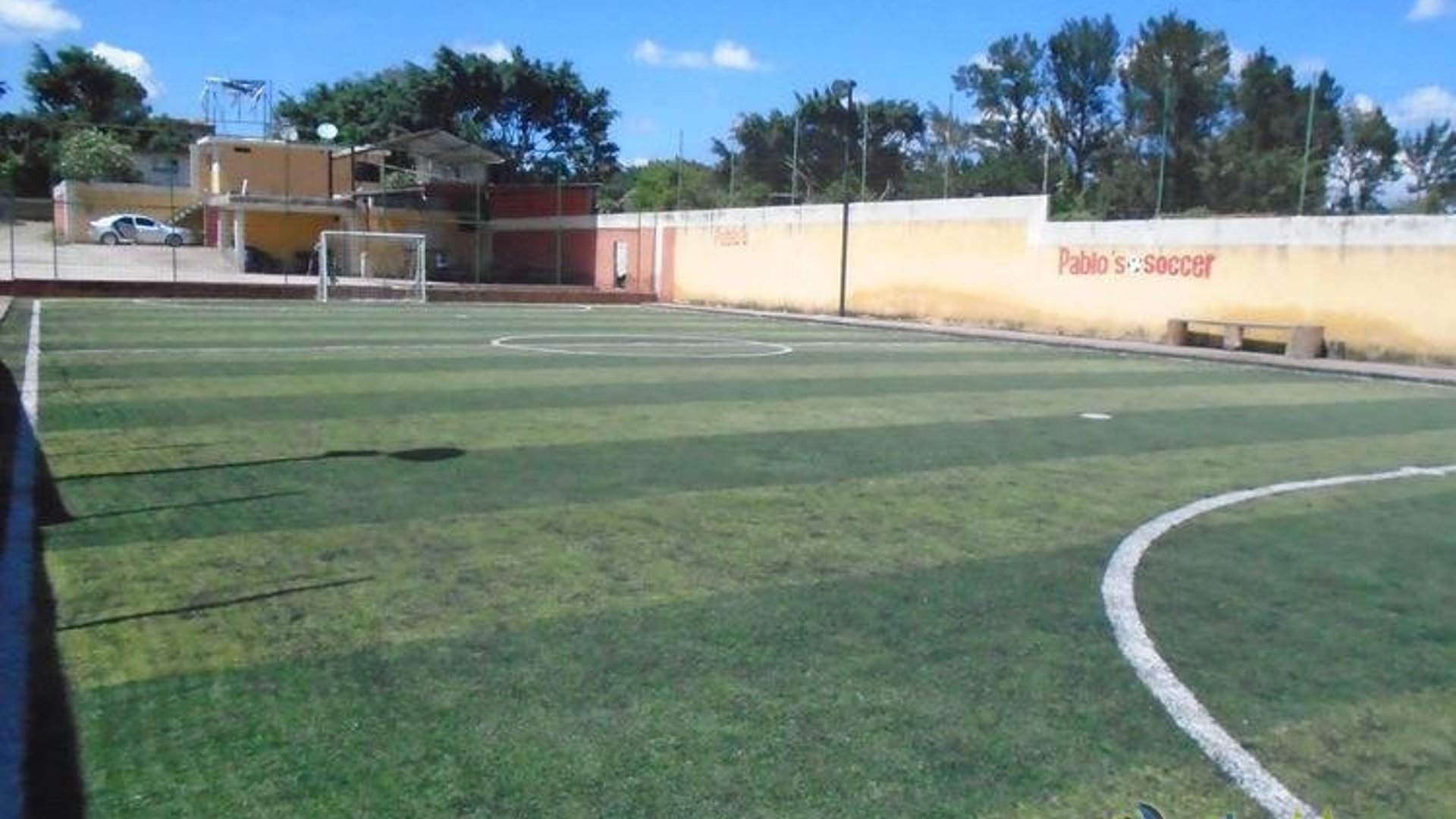 Terreno en Venta con canchas deportivas e instalaciones - Miniatura 3