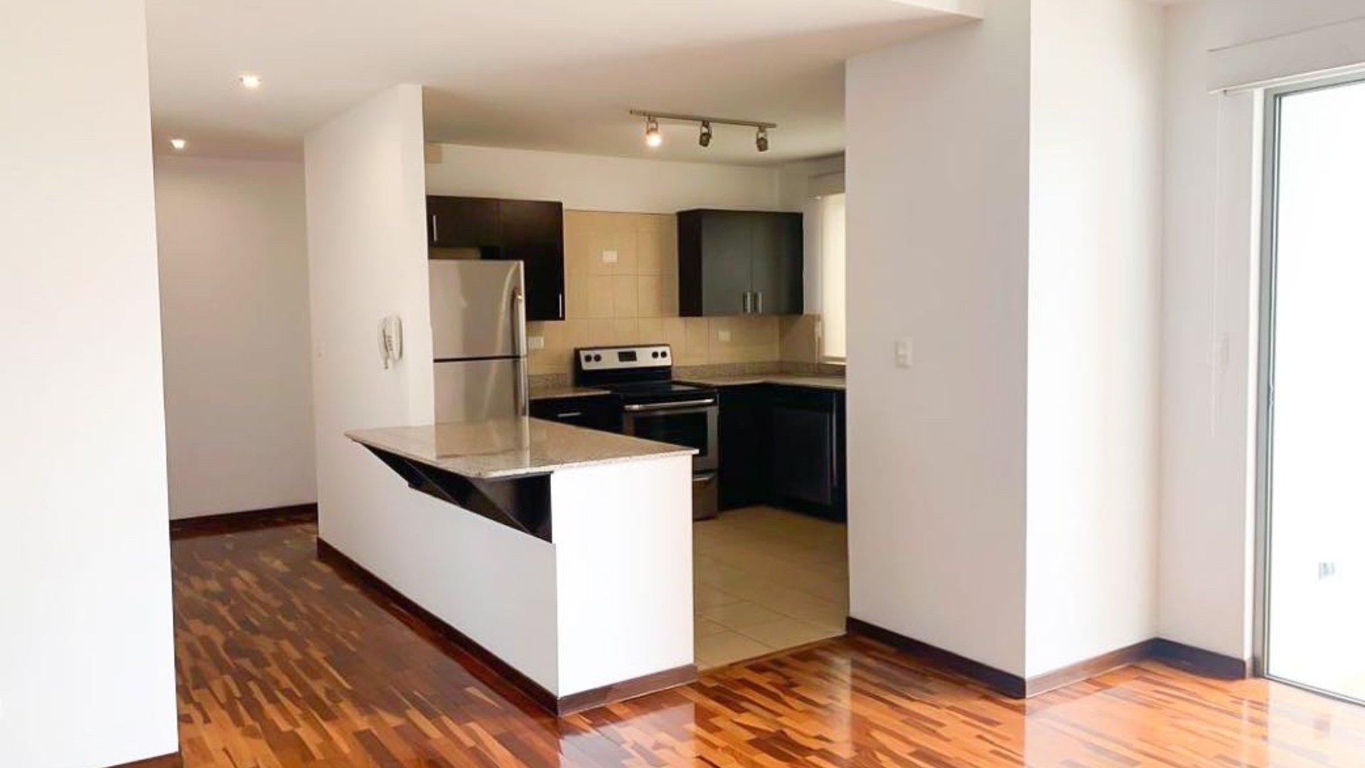 Apartamento en Renta  Zona 14 Torre Quattro - Miniatura 9