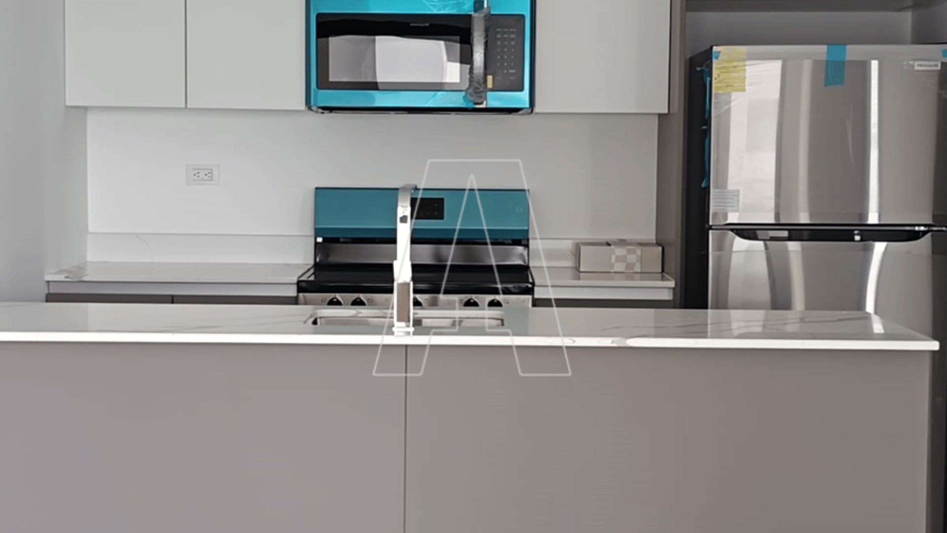 Moderno Apartamento en Renta - Zona 13, Avenida Las Américas - Miniatura 3