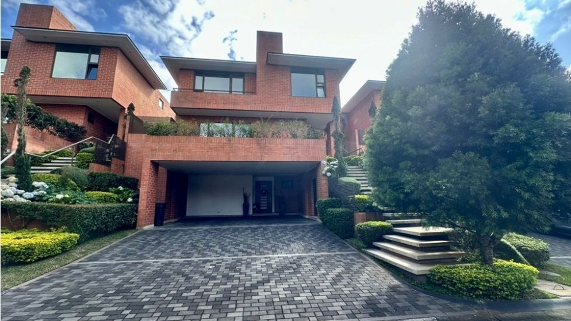 VENTA DE CASA EN CONDOMINIO CAMELIAS RESIDENCIAS CONCEPCION