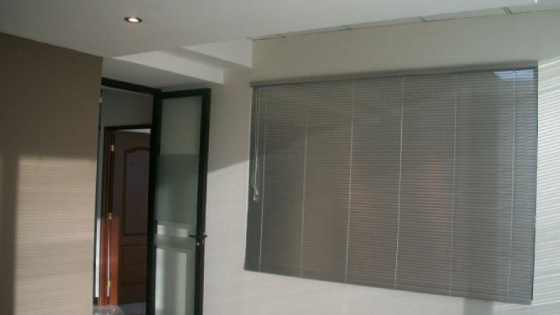 Venta de oficina en Europlaza zona 14 Ref-5643 - Miniatura 7
