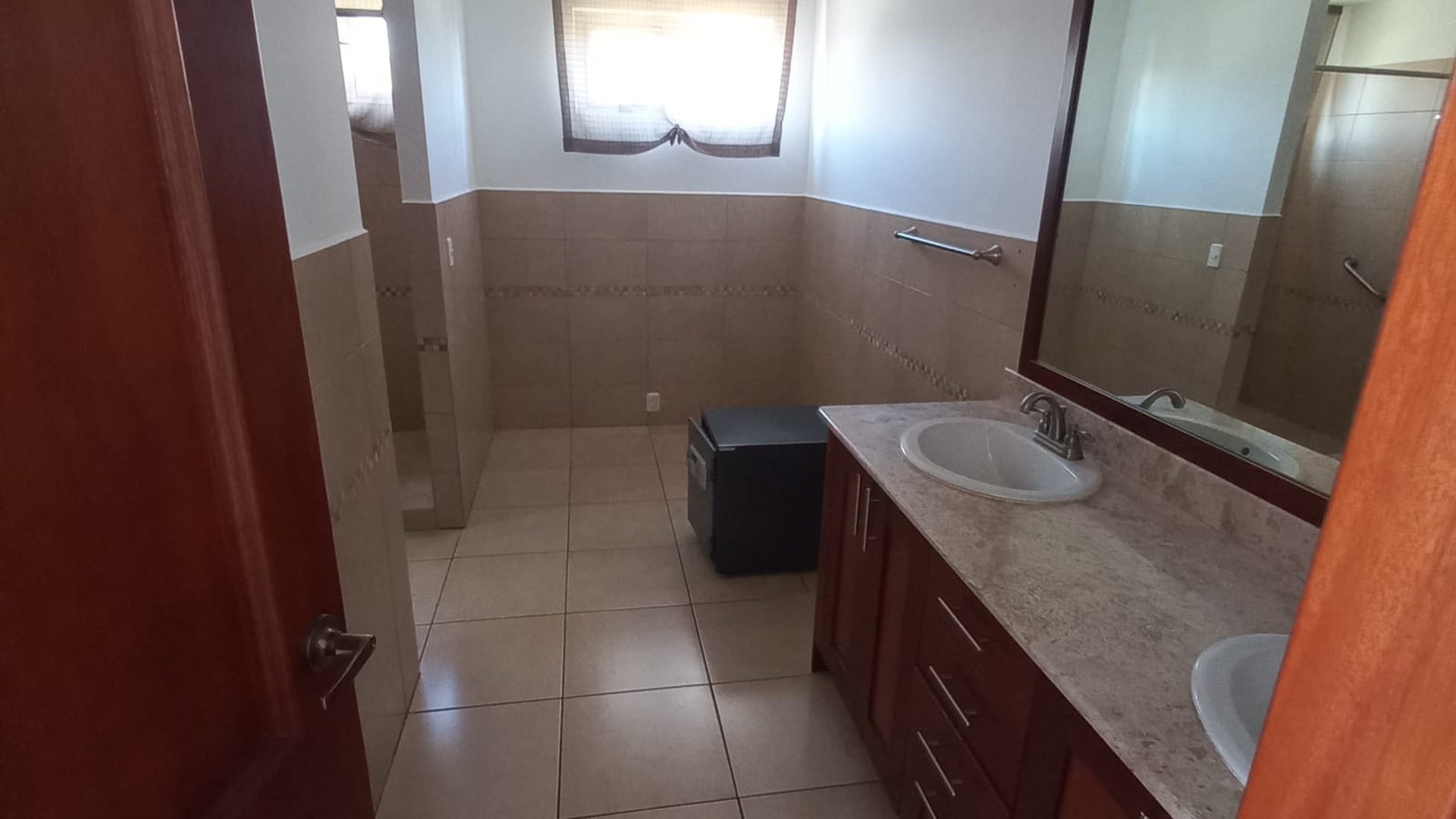 Apartamento en renta en Edificio Boticcelli, zona 15 Ref-6060 - Miniatura 13