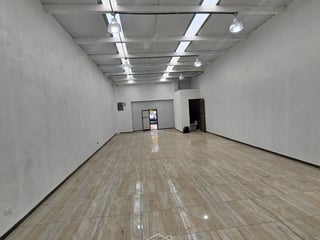 Locales en renta Bosques de San Nicolás 96 m², zona 4 de Mixco - Image 1